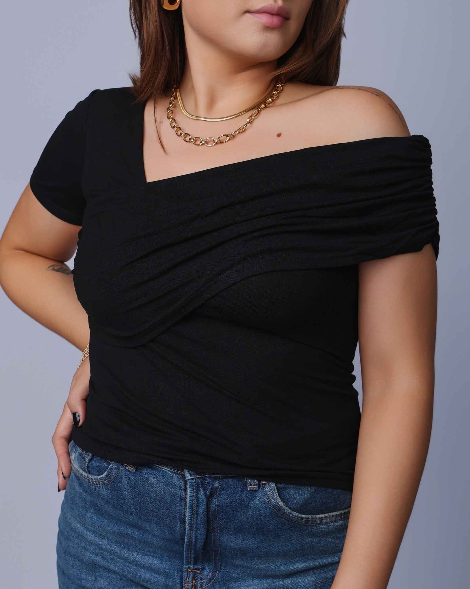 Blusa Assimétrica Drapeada - Preta